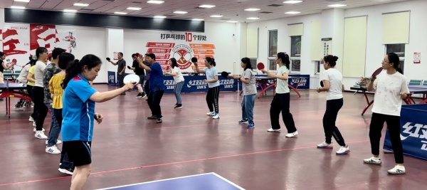 希恩配资网 石嘴山市公益培训班为职工解锁夜间新成长空间